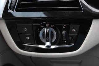 BMW 6 Serie BMW 6 Serie Gran Turismo 630i High Exe. Edition 68.661 km! / Panoramadak / 360Camera / Head-up / Luchtvering / 20'' / Luxe Leder / Safety Pack / Luxury Line / Navigatie / Stoelverwarming - afbeelding nr 32