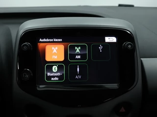 Toyota Aygo Toyota Aygo 1.0 VVT-i x-play Automaat | Carplay navigatie | Camera | Airco - afbeelding nr 33