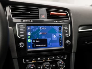 Volkswagen Golf 230Pk Automaat (SCHUIFDAK, APPLE CARPLAY, NAVIGATIE, ALCANTARA, DYNAMISCHE KNIPPERLICHTEN, STOELVERWARMING, CAMERA, KEYLESS, ADAPTIVE CRUISE, GETINT GLAS, NIEUWE APK, NIEUWSTAAT) - afbeelding nr 26