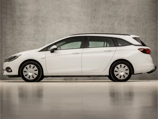 Opel Astra (APPLE CARPLAY, NAVIGATIE, PARKEERSENSOREN, SPORTSTOELEN, CRUISE, NIEUWE APK, TREKHAAK, NIEUWE APK, NIEUWSTAAT) - afbeelding nr 2