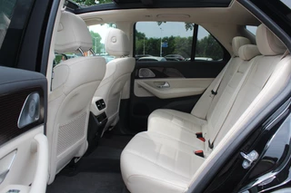 Mercedes-Benz GLE Mercedes-Benz GLE 450 4MATIC Premium Plus / Panoramadak / 360Camera / Burmester / 21'' / Head-up / Luchtvering / Treeplanken / Stoelventilatie / Stuurverwarming / Dodehoek / DAB / ACC - afbeelding nr 11