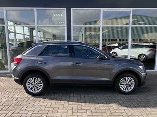 Volkswagen T-Roc Volkswagen T-Roc 1.0 TSI Style | Adaptive Cruise Control | Climate Control | Navi | PDC | Trekhaak | Apple Carplay/Android Auto | - afbeelding nr 3