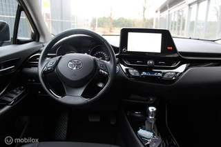 Toyota C-HR Toyota C-HR 1.8 Hybrid Dynamic  Trekhaak NL Auto Boekjes. - afbeelding nr 9