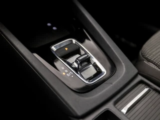 Škoda Octavia Automaat (VIRTUAL COCKPIT, APPLE CARPLAY, GROOT NAVI, CLIMATE, SPORTSTOELEN, LED KOPLAMPEN, LANE ASSIST, TREKHAAK, PARKEERSENSOREN, NIEUWE APK, NIEUWSTAAT) - afbeelding nr 11