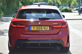 BMW 1 Serie BMW 1 Serie 120i M-Sport | NL-Auto | Nieuw € 60.000,- | Headup | Open dak | Camera | Elekt.stoelen | Carplay | Full LED - afbeelding nr 7