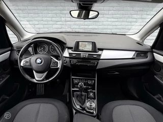 BMW 2 Serie BMW 2-serie Active Tourer 216d Corporate Lease Essential LED Navigatie Dealer Onderhouden - afbeelding nr 2