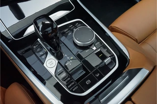 BMW X5 BMW X5 xDrive45e High Ex M-Sport Pro Shadow Pano Laser Luchtvering Trekhaak - afbeelding nr 35