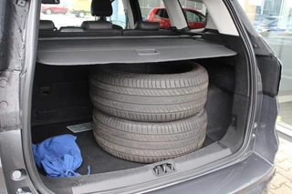 Ford Kuga Ford Kuga 1.5 EcoBoost Vignale | Trekhaak Afneembaar 2000KG | Cruise Control | Navigatie | Climate Control | Lichtmetalen Velgen | - afbeelding nr 6