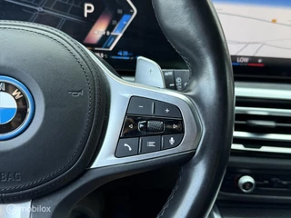 BMW 3 Serie BMW 3-serie Touring 330e xDrive M Sport Sportstoelen Panodak Harman Kardon Leer HUD Memory LED - afbeelding nr 12
