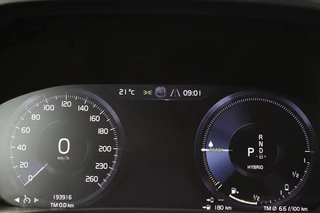 Volvo XC40 Volvo XC40 1.5 T4 Recharge Inscription Expression |  Panoramadak | Leder | Trekhaak | Stoel & stuurverwarming | Carplay | Full LED | Navigatie | Camera | Climate control - afbeelding nr 32