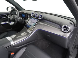 Mercedes-Benz GLC Mercedes-Benz GLC 300e AMG // Trekhaak // Distronic // Panoramadak // Memory // 360 Camera // Keyless // 20 inch - afbeelding nr 44