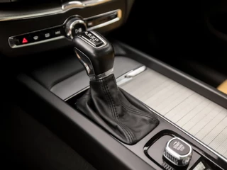 Volvo XC60 255Pk Automaat (PANORAMADAK, APPLE CARPLAY, MEMORY SEATS, LEDER, CAMERA, ADAPTIVE CRUISE, STOELVERWARMING, KEYLESS, NIEUWE APK, NIEUWSTAAT) - afbeelding nr 10