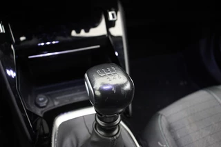 Peugeot 2008 Peugeot 2008 1.2 PureTech Allure - Carplay, Camera, Half Leer - afbeelding nr 20