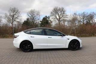 Tesla Model 3 Tesla Model 3 Long Range AWD 75 kWh black&white chrome delete uitstraling! autopilot dual motor stoelverwarming v+a panodak - afbeelding nr 12