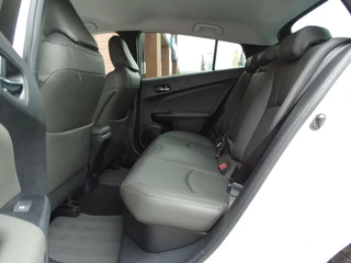Toyota Prius Toyota Prius 1.8 Executive / Leder / HUD / JBL Dealer ond. - afbeelding nr 14
