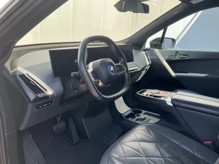 BMW iX BMW iX xDrive50 High Executive 112 kWh Laser B&W Pano.dak Trekhaak M-sport - afbeelding nr 55