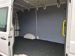 Volkswagen Crafter Volkswagen Crafter 35 2.0 TDI L3H3 Trendline AIRCO / CRUISE CONTROLE / CAMERA / EURO 6 / L2H2 - afbeelding nr 31