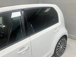 Volkswagen up! Volkswagen UP! High Up! 75PK !!| Black pakket | Climate control | Cruise control | Parkpilot| 17