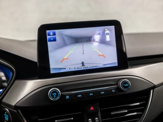 Ford Focus Ford Focus Wagon 1.0 EcoBoost Titanium X Automaat (VIRTUAL COCKPIT, APPLE CARPLAY, GROOT NAVI, STUUR/STOELVERWARMING, BANG&OLUFSEN, CAMERA, TREKHAAK, SPORTSTOELEN, ELEK ACHTERKLEP, KEYLESS, GETINT GLAS, NIEUWSTAAT) - afbeelding nr 18