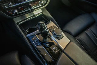 BMW 5 Serie BMW 5-serie 520i Luxury Line, NAP, Leder, Carplay, Head-Up - afbeelding nr 15