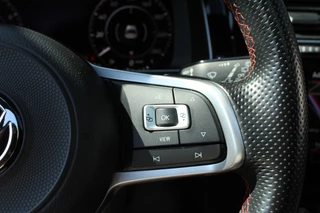 Volkswagen Golf Volkswagen Golf 2.0 TSI GTI TCR 290pk DSG7 Panoramadak Clima Cruise Navi Camera DynAudio Keyless Zwarte 19