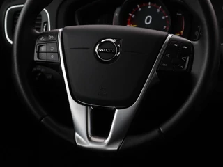 Volvo V40 Volvo V40 2.0 T2 Nordic+ | Stoelverwarming | Trekhaak |  Standkachel | Navigatie | Full LED | Verwarmde voorruit | Bluetooth | Climate control - afbeelding nr 8