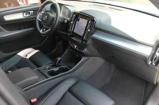 Volvo XC40 Volvo XC40 T2 Essential | Parkeercamera | Stoelverwarming | Leder | Pilot Assist | BLIS | Keyless - afbeelding nr 24