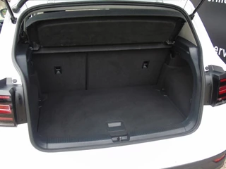 Volkswagen T-Cross Volkswagen T-Cross 1.0 TSI United Edition - 2020 - 32DKM - Navigatie - PDC - Cruise - afbeelding nr 33