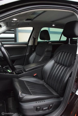 Škoda Superb Skoda Superb Combi 1.4 TSI ACT Style business 150pk Panoramadak Leer trekhaak - afbeelding nr 8