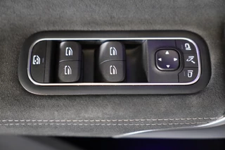Mercedes-Benz A-Klasse Mercedes-Benz A-klasse 250 e AMG 45 Look / AUT / Digital Cockpit / Cruise Control / Sfeerverlichting / Camera / Pano / 19 Inch - afbeelding nr 18