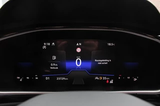 Volkswagen T-Roc Volkswagen T-Roc Cabrio 1.5 TSI 150pk DSG R-Line | Navigatie | Apple Carpaly/Android Auto | Parkeersensoren | Camera | Adaptive Cruise Control | Stoelverwarming | Climate Control - afbeelding nr 31