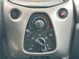 Toyota Aygo Toyota Aygo 1.0 VVT-i x-play Handgeschakeld | Buitenspiegels elektrisch bedi - afbeelding nr 8