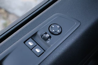 Peugeot Expert CarPlay | Navigatie | Stoelverwarming | Stuurwielverwarming | Massage | Elek. stoel | Lane Assist |  Dodehoek detector | Dubbel Cabine - afbeelding nr 28