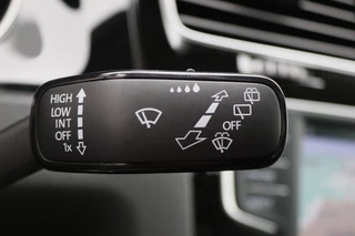 Volkswagen Golf Panoramadak, Camera, Climate, Navigatie, Bluetooth, DAB, Trekhaak, 18'' - afbeelding nr 32