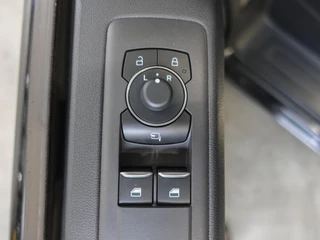 Ford Transit Custom Ford Transit Custom L2H1 Dubbele cabine 136pk Automaat Trend 2x Schuifdeur Navigatie Trekhaak Cruise control - afbeelding nr 18