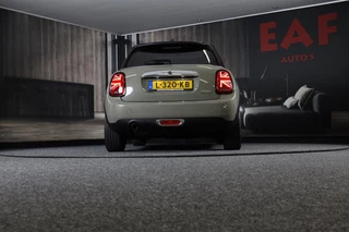 MINI Cooper Mini Mini 1.5 Cooper Chili / AUT / 5 Deurs / Open Panoramadak / Navi / Ecc / Elek Pakket / Led / Pdc / 17 Inch - afbeelding nr 25
