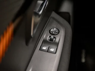 Peugeot 208 (APPLE CARPLAY, GROOT NAVI, SPORTSTOELEN, DAB+, CRUISE, LANE ASSIST, NIEUWSTAAT) - afbeelding nr 21