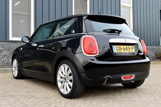 MINI Cooper Rijklaarprijs-Garantie Navigatie Airco Leder/Stof  Sport Interieur 17 Inch - afbeelding nr 3