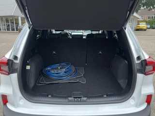 Ford Kuga Ford Kuga 2.5 PHEV Active X 243pk | Wegklapbare trekhaak | Winter Pack | AGR-stoelen | Adaptive cruise control | 2.100 kg trekgewicht - afbeelding nr 9