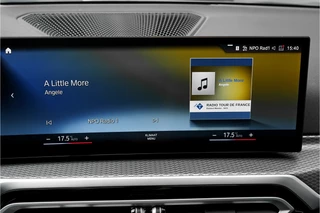 BMW 3 Serie BMW 3 Serie 318i M-Sport Shadow Individual Schuifdak HiFi 19