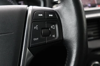 Volvo V40 Volvo V40 Cross Country 2.0 T4 Momentum | Automaat | Stoelverwarming |  Trekhaak | Camera | Full LED | Navigatie | Achterbankverwarming | Climate control - afbeelding nr 16