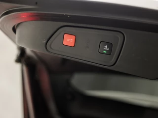 Peugeot 3008 Automaat (APPLE CARPLAY, GROOT NAVI, MEMORY SEATS, STOELVERWARMING, LEDER, SFEERVERLICHTING, ELEK ACHTERKLEP, TREKHAAK, KEYLESS, GETINT GLAS, NIEUWSTAAT) - afbeelding nr 30