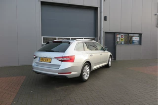 Škoda Superb , Keyless ,Carplay, Stuurwiel multifunctioneel,etc. slechts 11000 km !! Fabrieksgarantie t/m 03-2026 - afbeelding nr 15