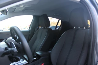 Peugeot 208 Peugeot 208 1.2 100PK AUTOMAAT ALLURE PACK | NAVIGATIE | ACHTERUITRIJ CAMERA | APPLE CARPLAY/ANDROID AUTO | LED KOPLAMPEN | LICHTMETALEN VELGEN 16