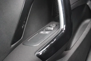Peugeot 208 Peugeot 208 1.2 110PK AUTOMAAT SIGNATURE | NAVIGATIE | APPLE CARPLAY/ANDROID AUTO | PARKEERSENSOREN | DAB+ RADIO | LICHTMETALEN VELGEN | GETINTE RUITEN | CLIMATE CONTROL | CRUISE CONTROL | - afbeelding nr 15