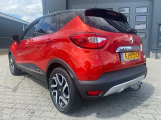 Renault Captur Renault Captur 0.9 TCe Helly Hansen / 5 deurs / 67DKM / NAP! - afbeelding nr 3