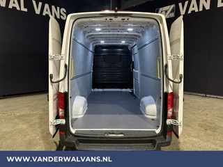 Volkswagen Crafter Volkswagen Crafter 2.0 TDI 140 pk L4H3 L3H2 Euro6 Airco | Camera | Apple Carplay | Cruisecontrol Android Auto, Parkeersensoren, Bijrijdersbank - afbeelding nr 3