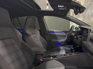Volkswagen Golf Volkswagen Golf GTE 1.4 eHyb|PANO|HUD|IQ|SFEER|BOMVOL - afbeelding nr 20
