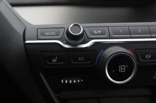BMW i3 BMW i3 S iPerformance 94Ah 33 kWh / Full option! / Panoramadak / Camera / Keyless / 20'' / Warmtepomp / Harman Kardon / Apple CarPlay / DAB / Getint glas / Stoelverwarming / ACC - afbeelding nr 17