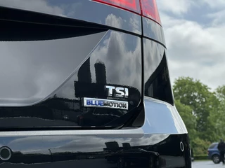Volkswagen Golf Sportsvan Volkswagen Golf Sportsvan 1.0 TSI Connected Series, NL AUTO, NAP, ECC-AIRCO, NAVI, DODEHOEK, CRUISE, CAMERA, PARKEERSENSOREN, TREKHAAK, LICHTMETAAL 16